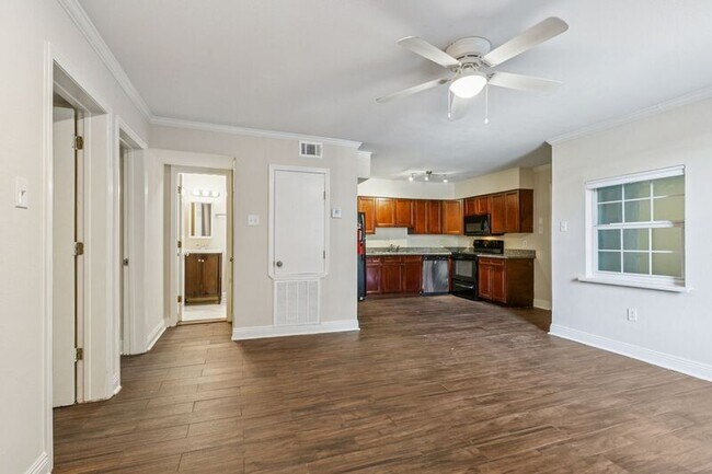 Foto del edificio - 1621 Governor Nicholls St