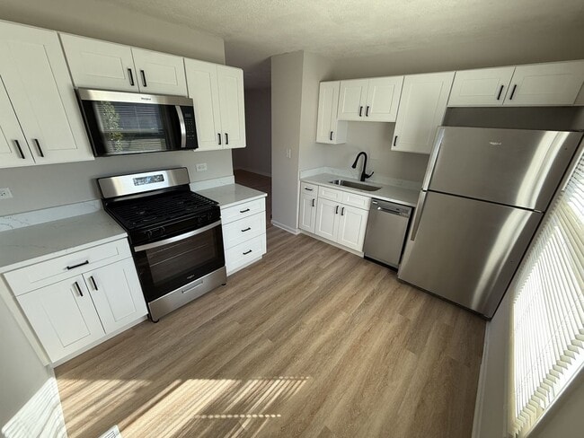 Foto del edificio - 8170 Northway Dr