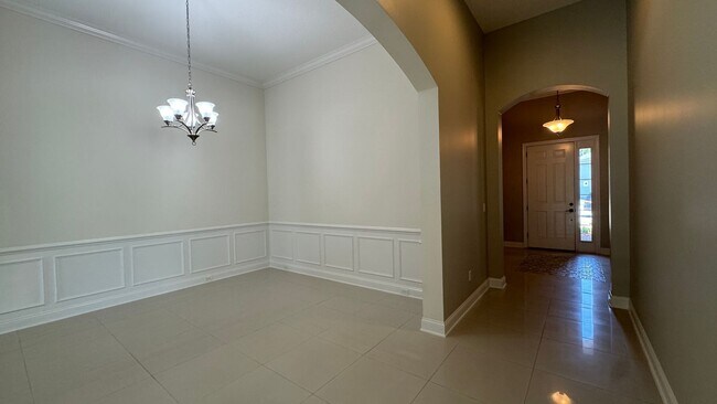 Foto del edificio - Beautiful 4B/3B with Bonus Office Space Fo...