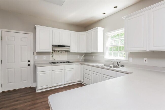 Foto del edificio - 2550 Highland Pointe Dr