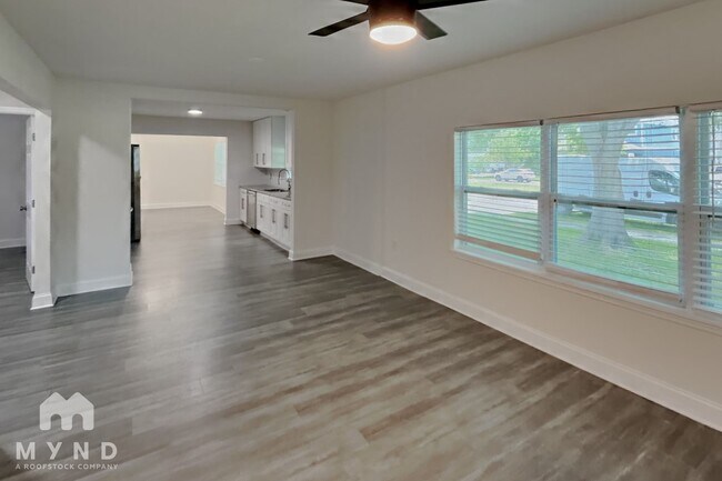 Foto del edificio - 306 Park Blvd
