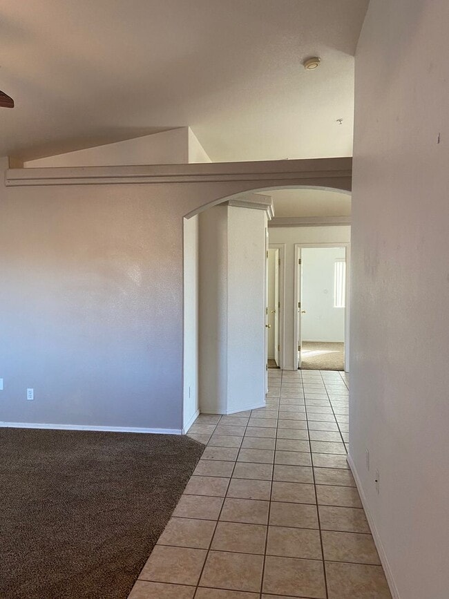 Building Photo - Unfurnished - Long Term Rental - Pet with ...