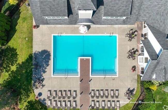 Building Photo - 619 Norwest Dr