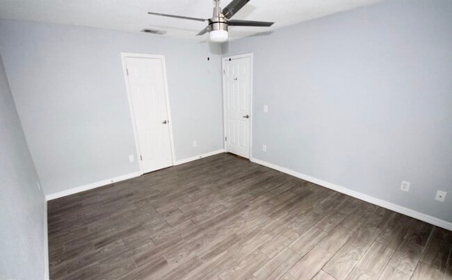 Building Photo - 5460 decatur st