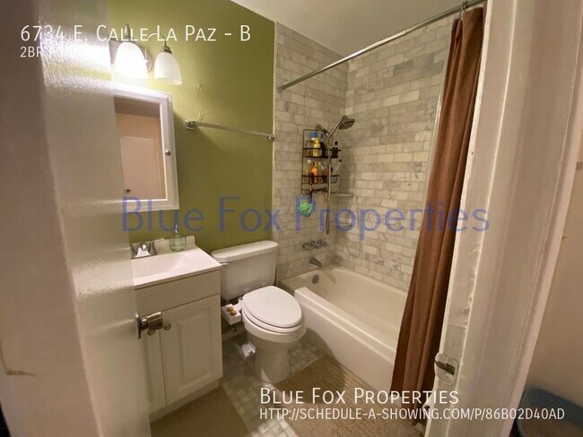 Foto del edificio - 6734 E. Calle La Paz #B
