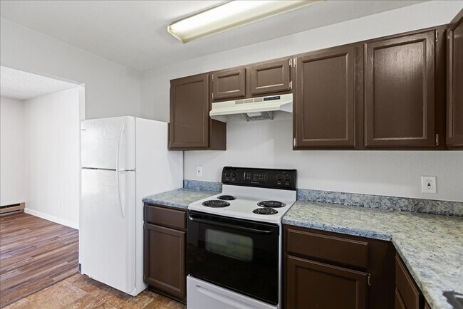 Kitchen - 3285 Canyon Dr