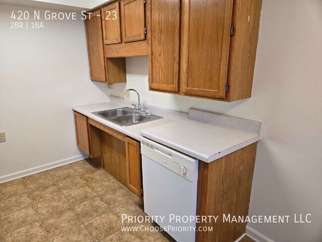 Building Photo - 420 N Grove St