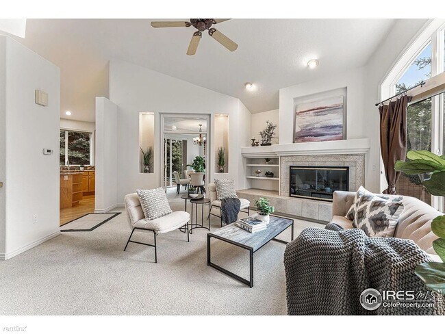 Foto del edificio - 3 br, 2.5 bath Townhome - 4326 Clay Common...