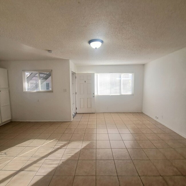 Building Photo - 2900 Marlin Ave