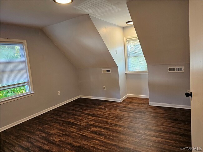 Building Photo - 14620 Tranor Ave