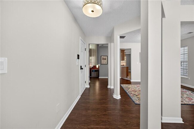 Foto del edificio - 9899 Vista Cir