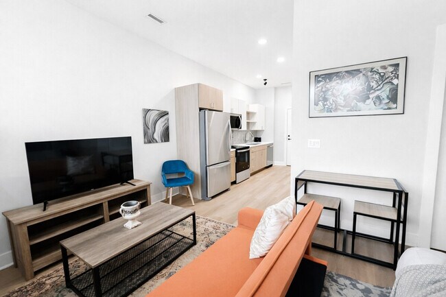 Foto del edificio - 4619 Douglas St