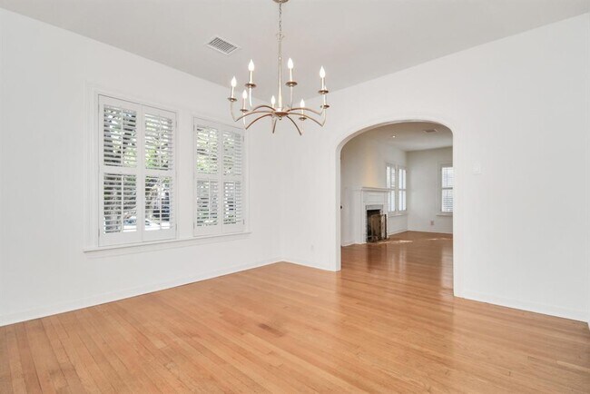 Foto del edificio - 2205 North Blvd