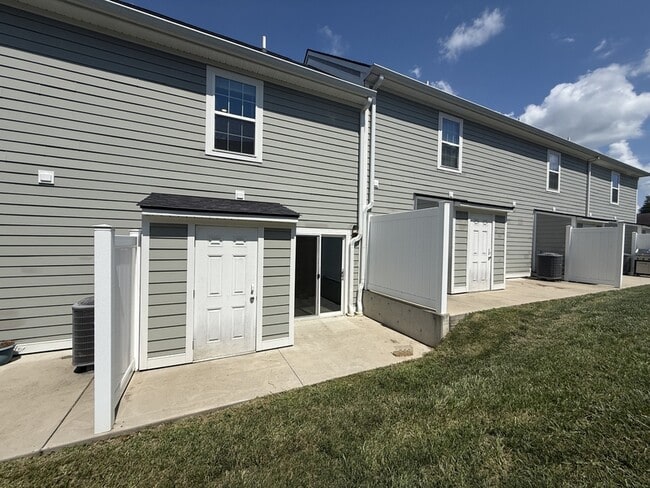 Building Photo - 211 Terrace Dr