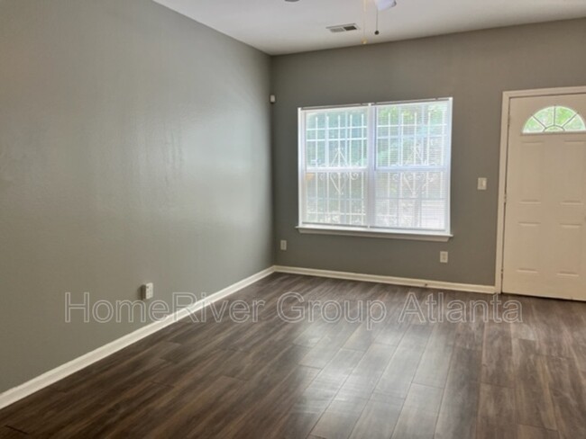 Foto del edificio - 2813 Godby Rd