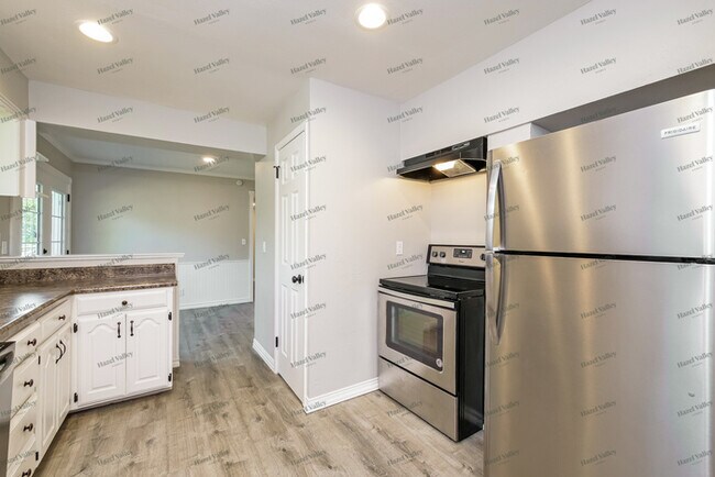 Foto del edificio - 5937 NW 60th St