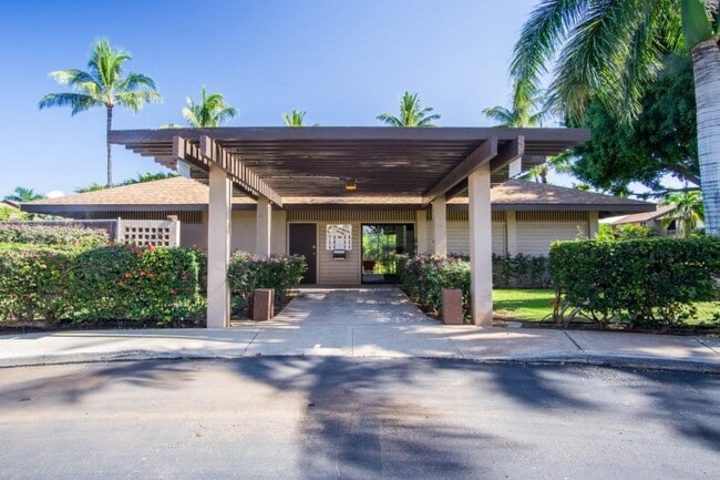 Building Photo - 15 Kulanihakoi St