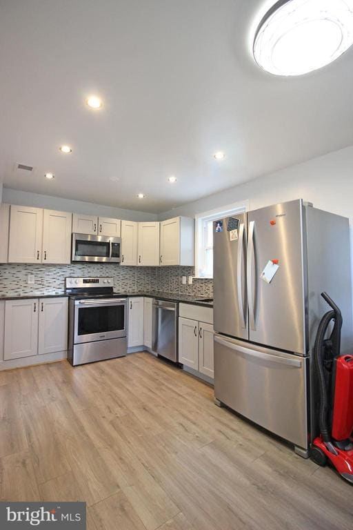 Building Photo - 614 Larchmont Ave
