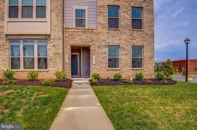 Building Photo - 24276 Thurso Sq