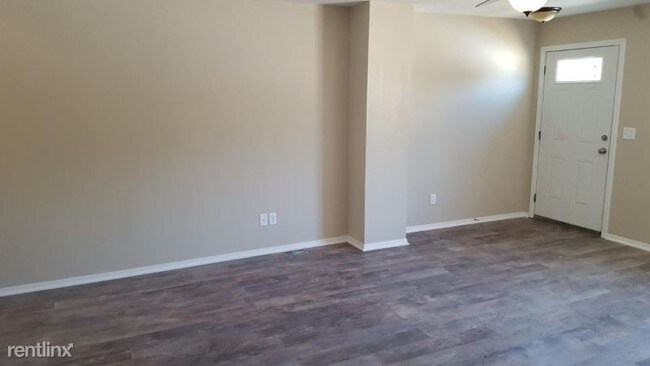 Building Photo - 4 br, 2 bath House - 4121 W Zoo Blvd