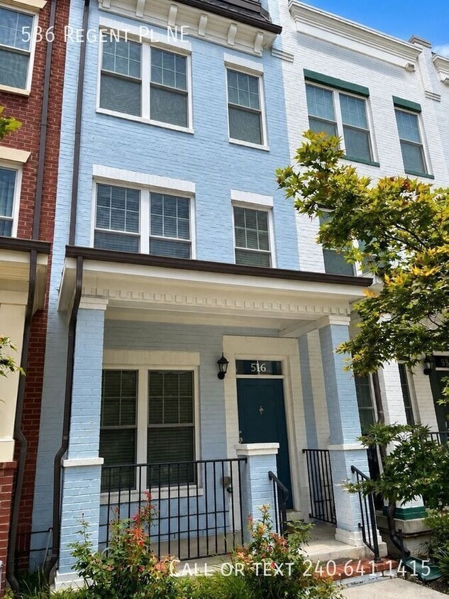Photo - 536 Regent Pl NE-