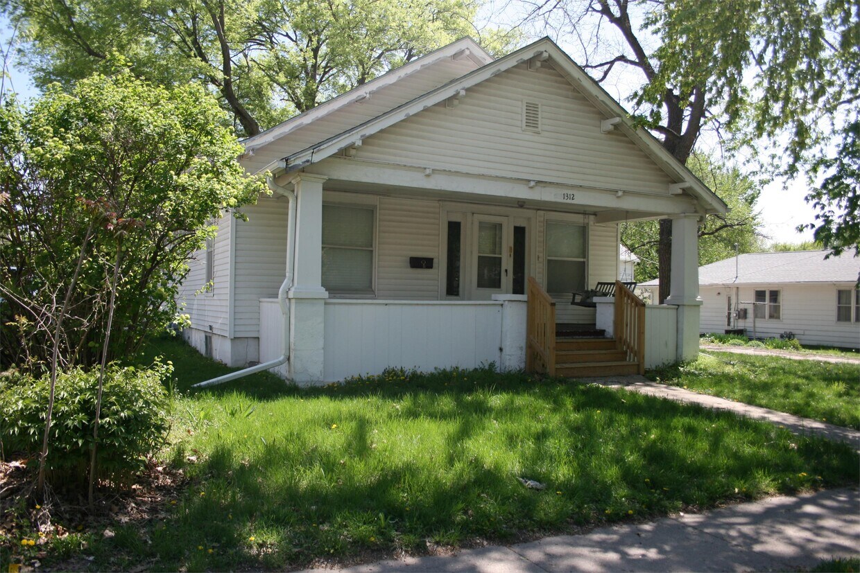 Primary Photo - 1312 6th St