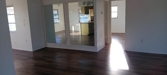 view from living room to 2nd bath and 2nd bedroom - 824 E Seminole Dr