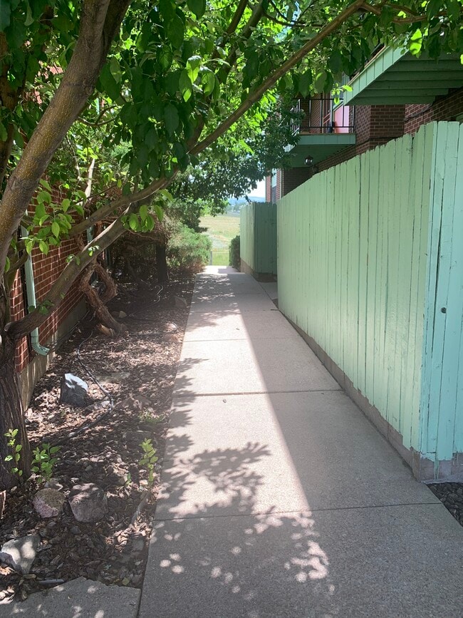 Building Photo - 875 N 15th St