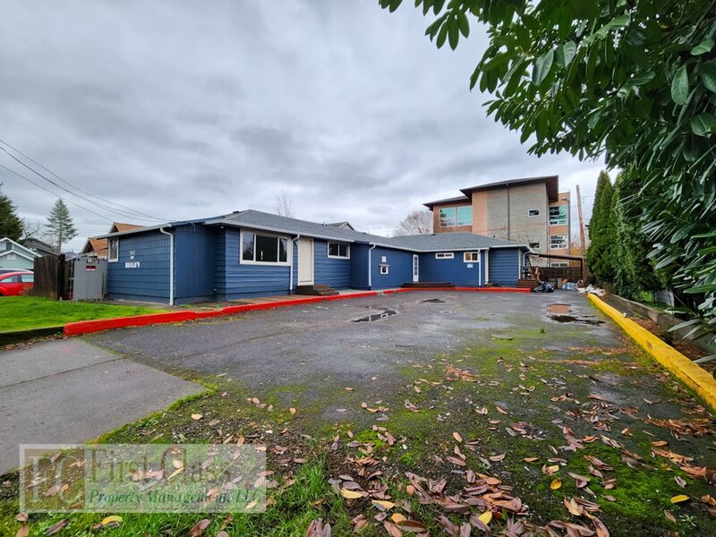 Primary Photo - 142 NW Bailey Ave