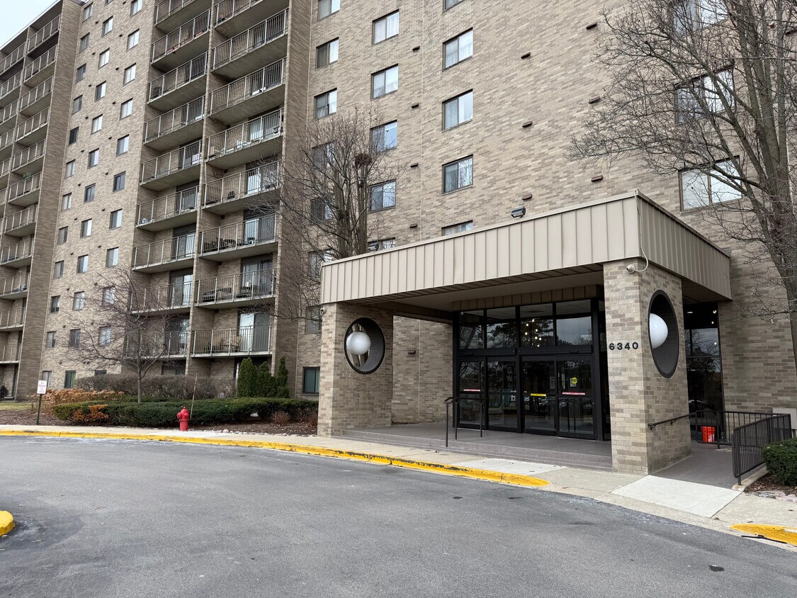 Building Photo - 6340 Americana Dr