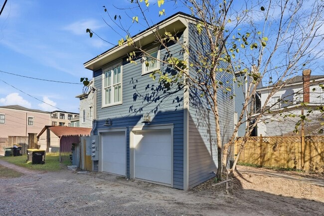 Building Photo - 309 Lorch St