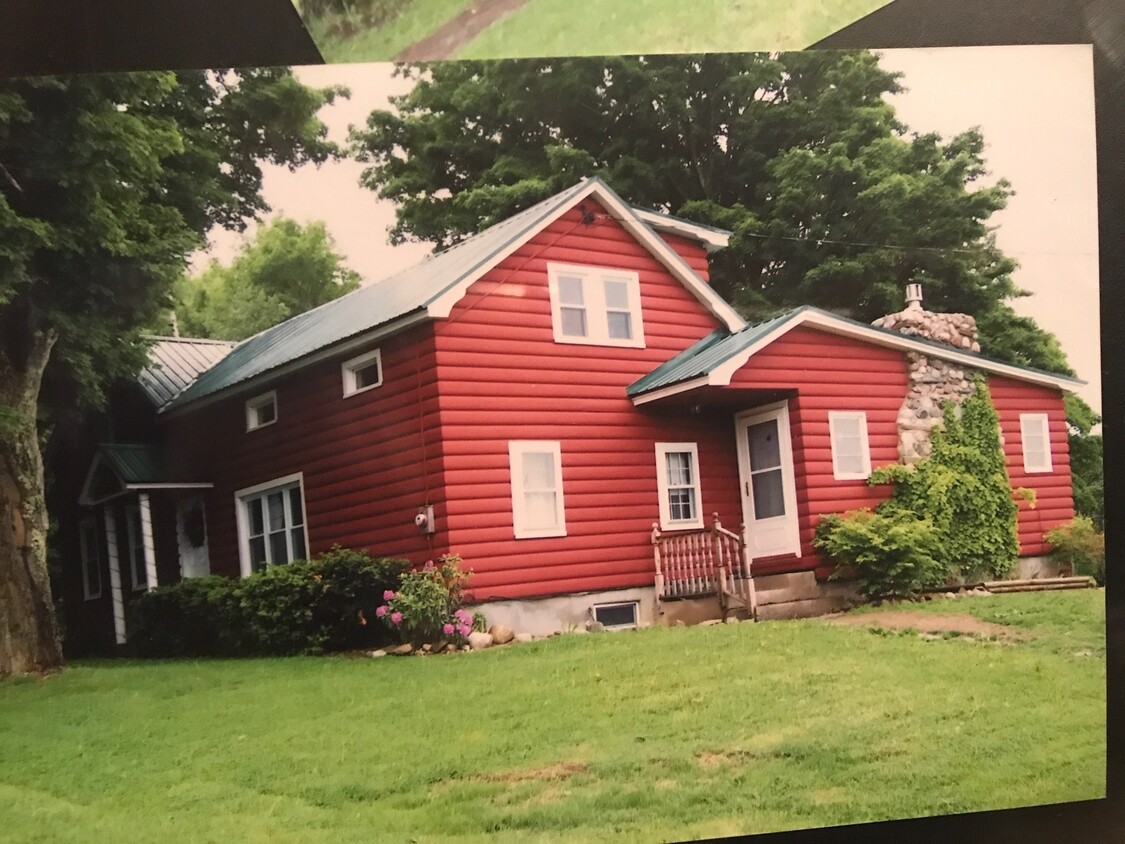 Building Photo - 112 Severine Ln