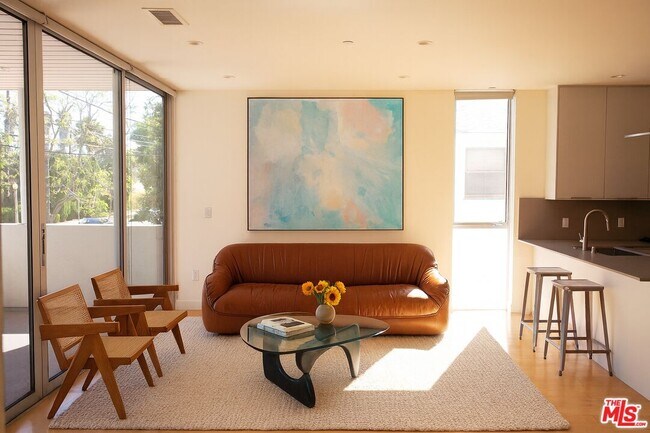 Foto del edificio - 4826 Franklin Ave