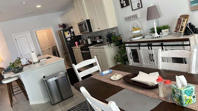 Foto del edificio - 226 Golden Fern Dr