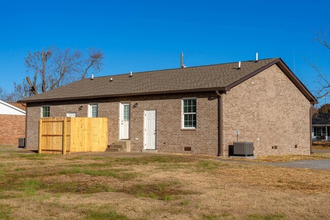 Foto del edificio - 1192 Meadowview Dr