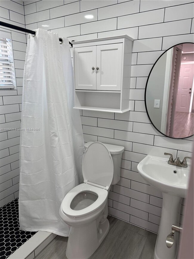 Foto del edificio - 4440 SW 1st St