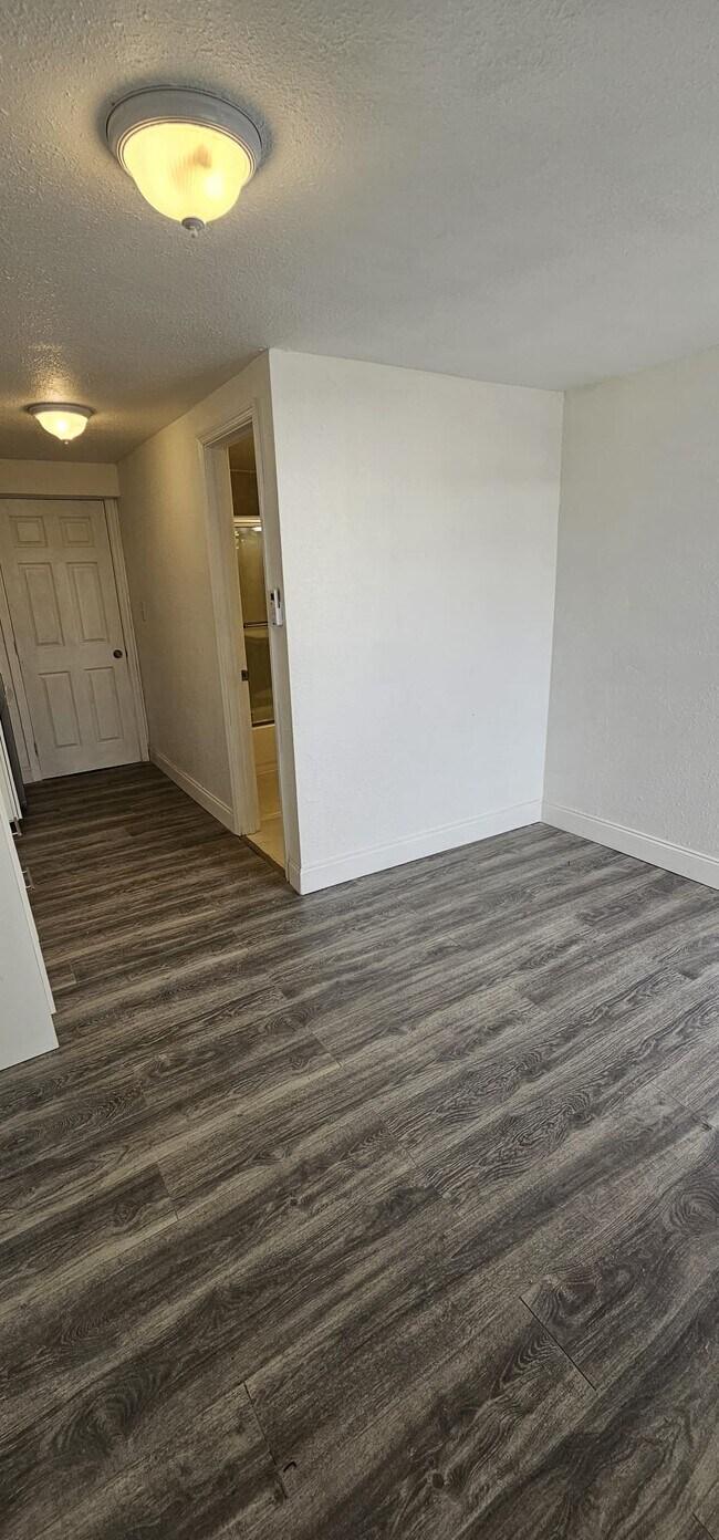 Building Photo - 3328 Wilson St