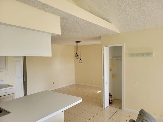 Foto del edificio - 2488 Sweetwater Club Cir