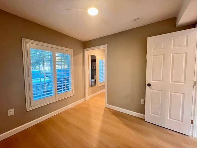 Foto del edificio - 2 Firecrest Ln