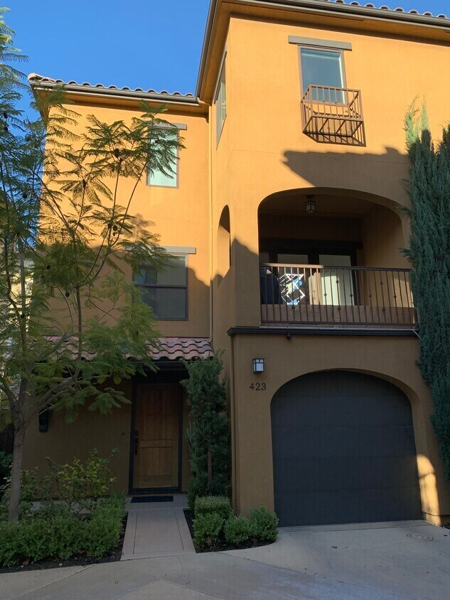 Photo - 423 Willow Glen Ct House