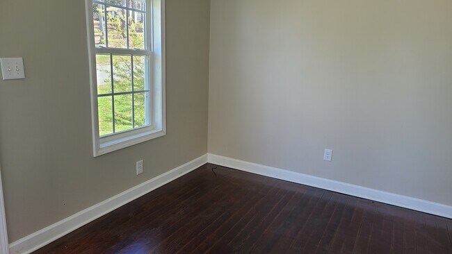 Living Room - 523 Oakland Pl