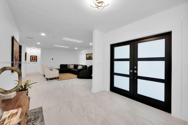 Building Photo - 6860 SW 99th Terrace