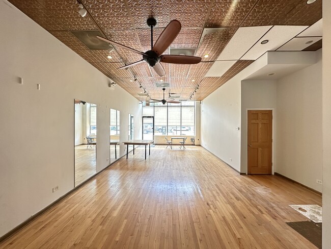 Building Photo - 2138 W Chicago Ave