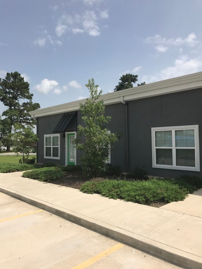 Building Photo - 1551 E Main St