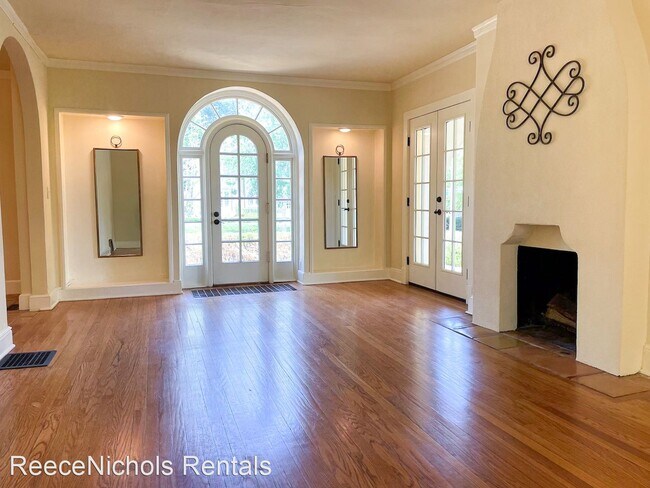 Building Photo - 5 br, 3.5 bath House - 101 W. 54th St