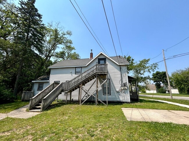 Building Photo - 249 Orchard Ave