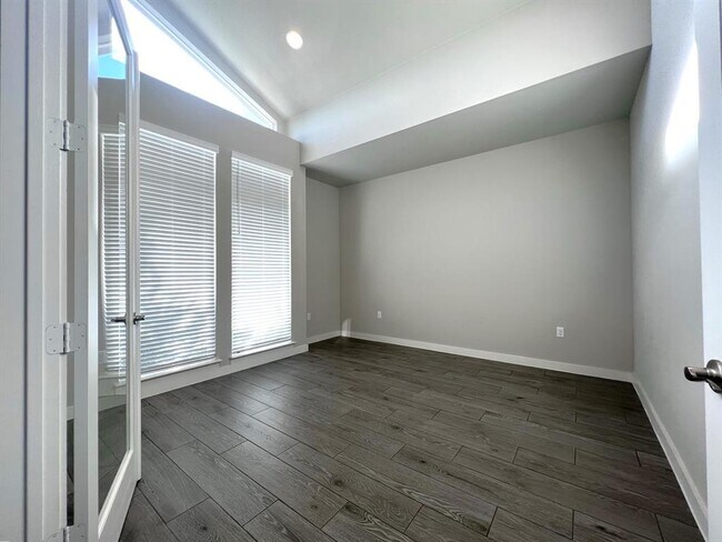Building Photo - 8317 Donnelley Dr