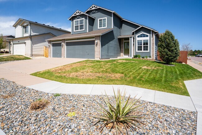 Building Photo - 5915 Pioneer Mesa Dr