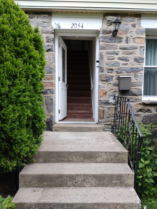 Building Photo - 2054 Rubicam Ave