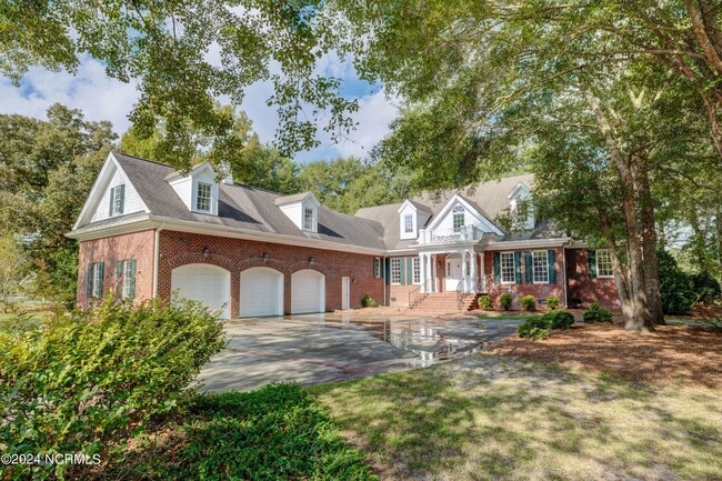 Building Photo - 140 River Woods Dr
